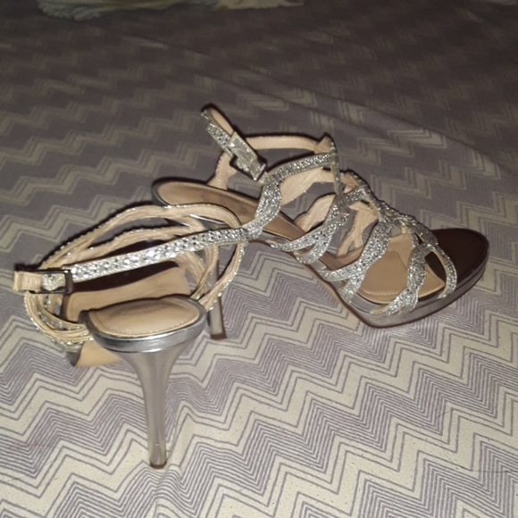 High heels - Picture 2 of 2